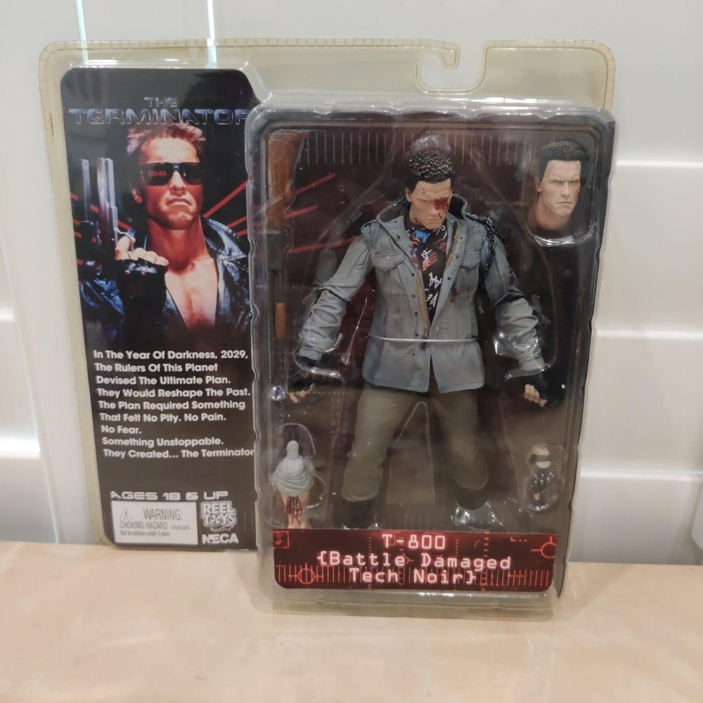 NECA Terminator Battle Damage Tech Noir T-800 7-inch Figure Schwarzenegger